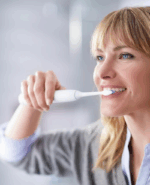 Smile Institute - Philips Sonicare ProtectiveClean 6100 Szónikus elektromos fogkefe utazótokkal (fehér)