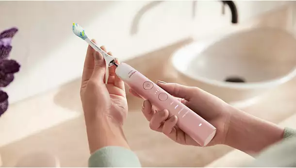 Smile Institute - Philips Sonicare DiamondClean 9000 Szónikus elektromos fogkefe utazótokkal (színátmentes)