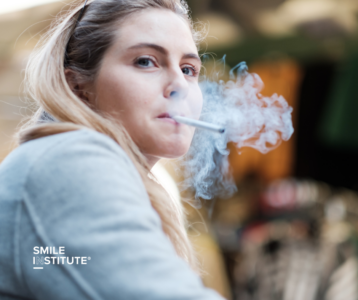 Smile Institute Blog - Fogászati implantátum beültetése dohányzó pácienseknek