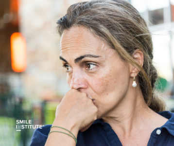 Smile Institute Blog - Változókor és fogászati problémák: Milyen összefüggés van közöttük?