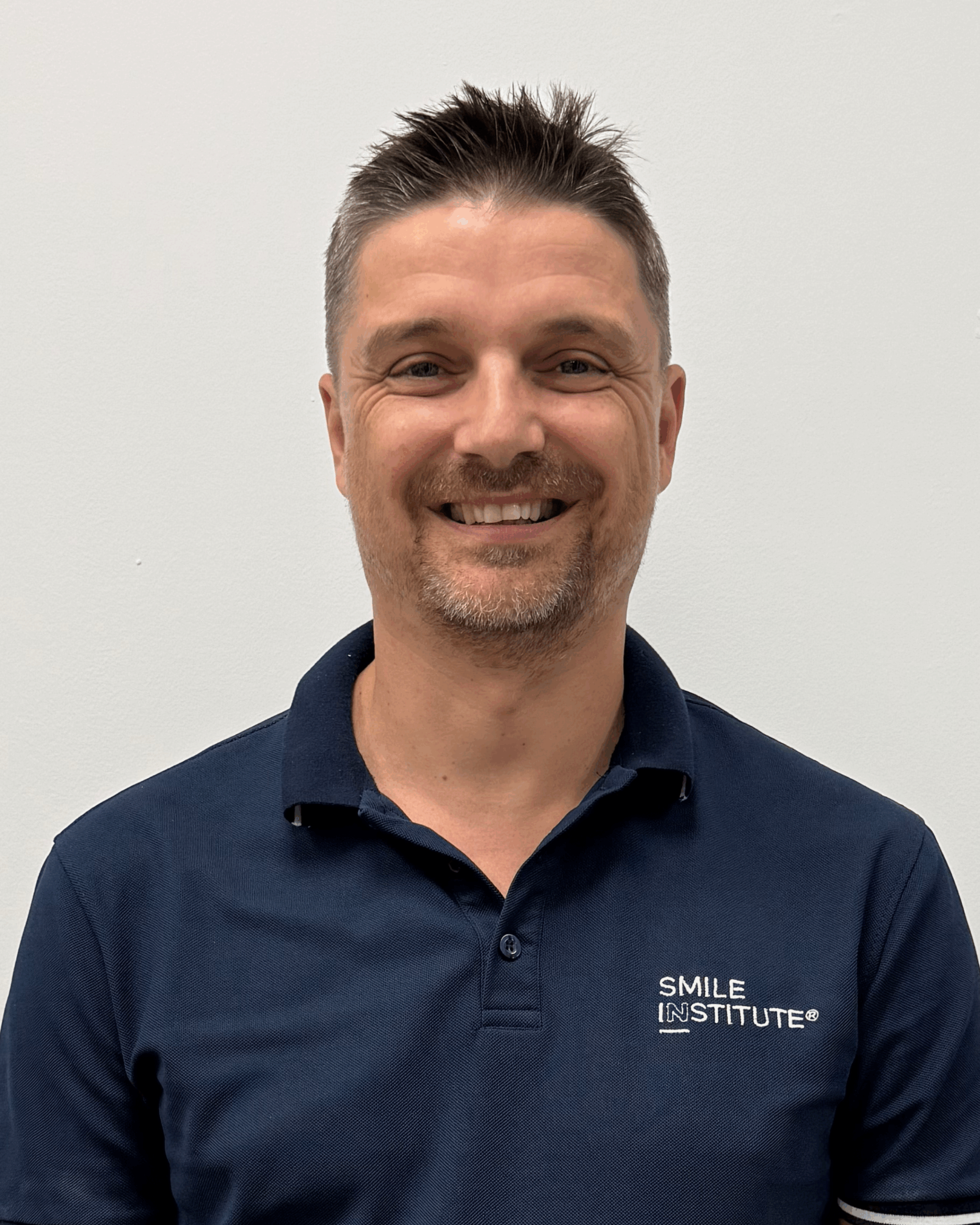 Dr. Nagy Dominik dento-alveoláris sebész, fogszakorvos, implantátum specialista - Smile Institute Dr. Nagy Dominik dento-alveoláris sebész, fogszakorvos, implantátum specialista - Smile Institute