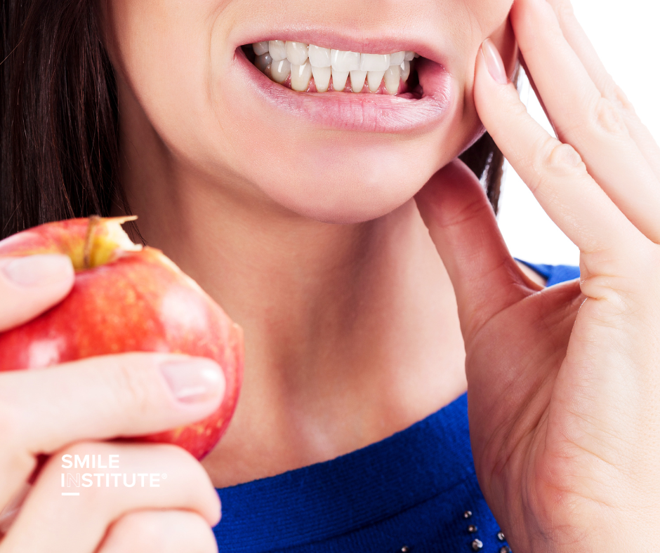 Smile Institute Blog - Fogérzékenység hideg őszi reggeleken – mit tegyen, ha foga sajog a hűvös levegőtől?