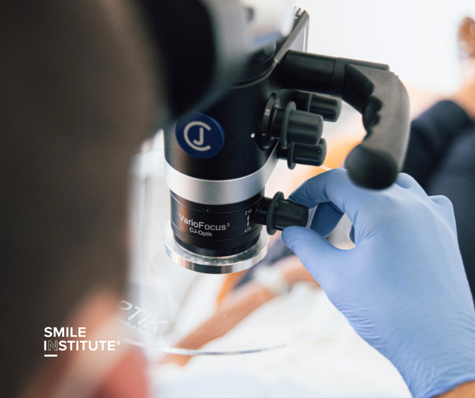 Miért jelent áttörést a mikroszkópos gyökérkezelés? – A modern fogmegmentés tudománya - Smile Institute Blog Miért jelent áttörést a mikroszkópos gyökérkezelés? – A modern fogmegmentés tudománya - Smile Institute Blog